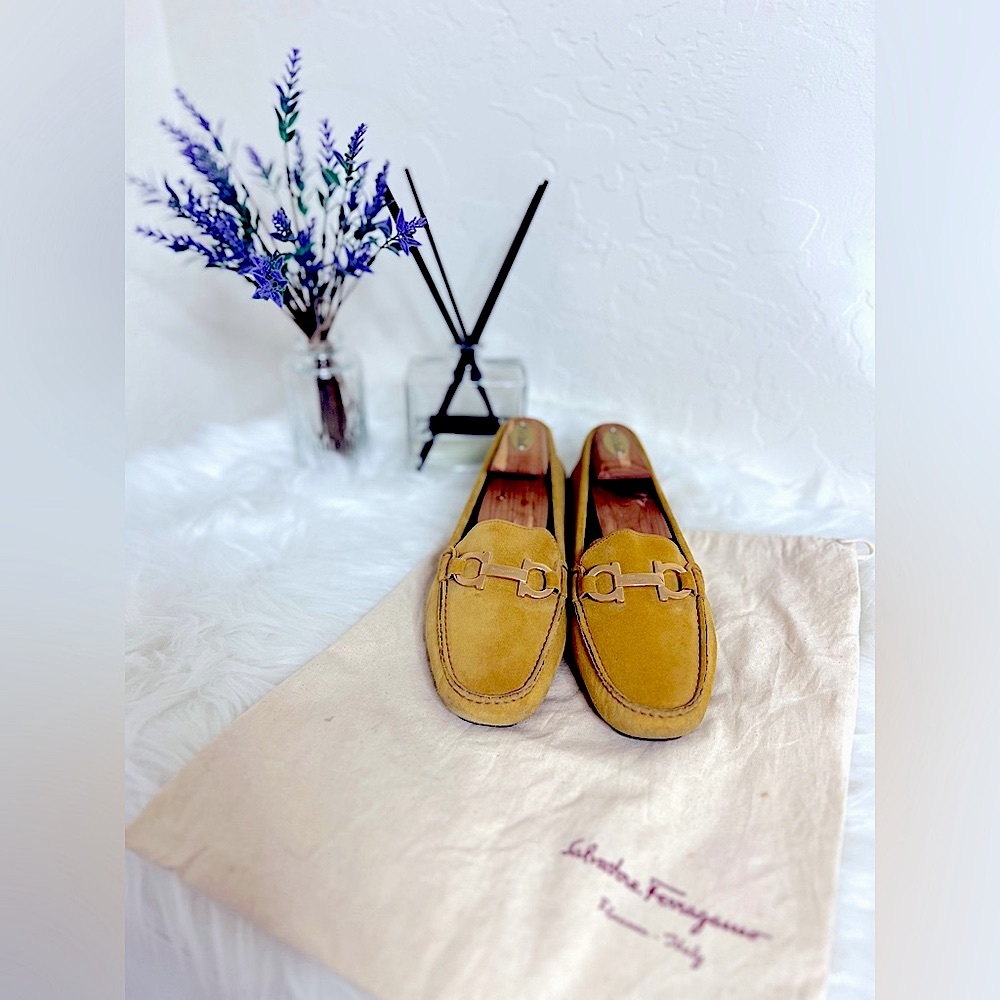 🙅‍♀️SOLD🙅‍♀️ Salvatore Ferragamo Suede Loafers Women’s